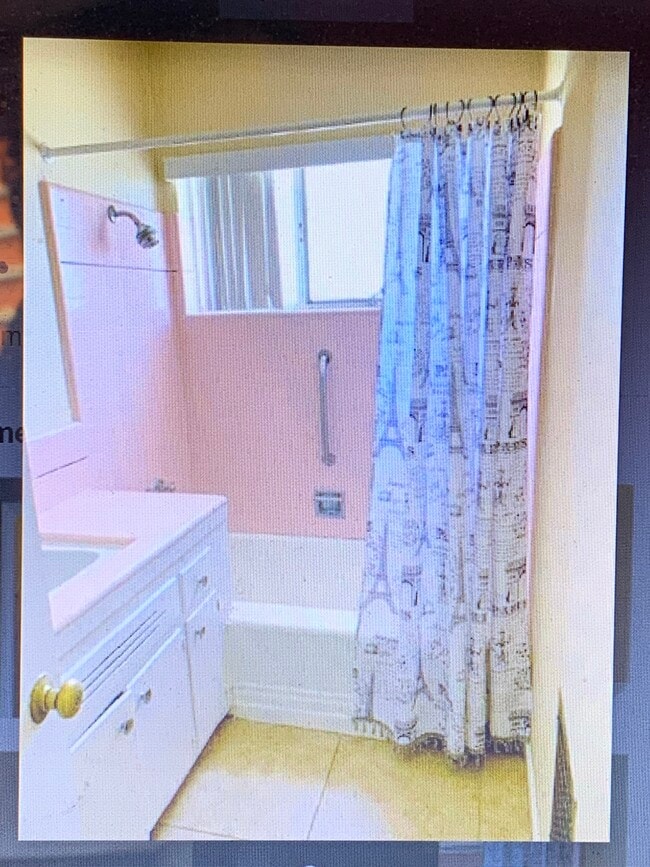 4117 Palmyra Rd unit 3, Los Angeles, CA 90008 - photo 3