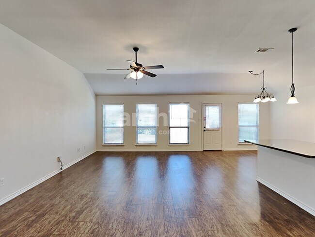 1316 Rosedale Springs Ln, Fort Worth, TX 76134 - photo 7