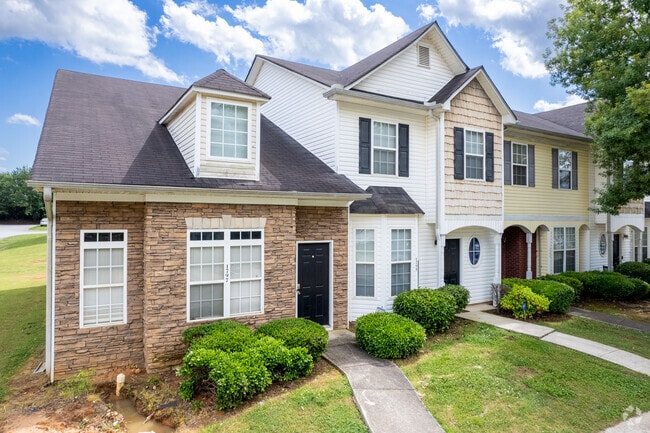 New constructions townhomes can be found in the city of Lovejoy.