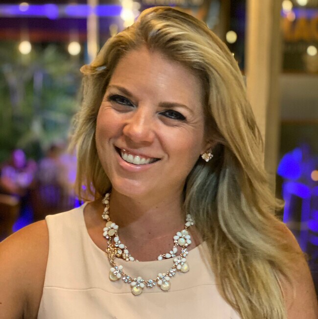 ELIZABETH MANNA