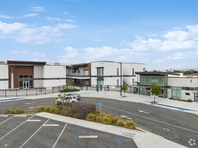 Students at Mckinna Elementary School in Oxnard, Ca have access to many multimedia courses.