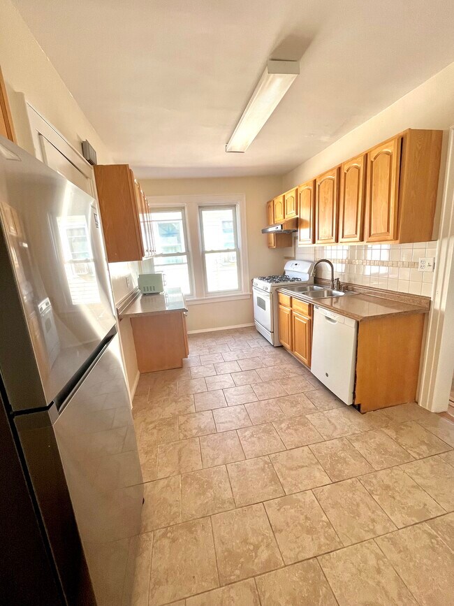 3942 55th St unit 2n Floor, Woodside, NY 11377 - photo 3