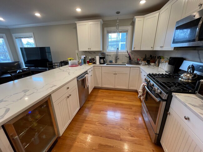 116 Holland St unit 2L, Somerville, MA 02144 - photo 5