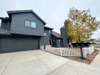 151 Albert Place Unit A, Costa Mesa, CA 92627