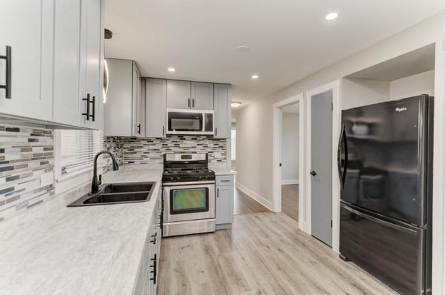 11209 S Laflin St, Chicago, IL 60643 - photo 6