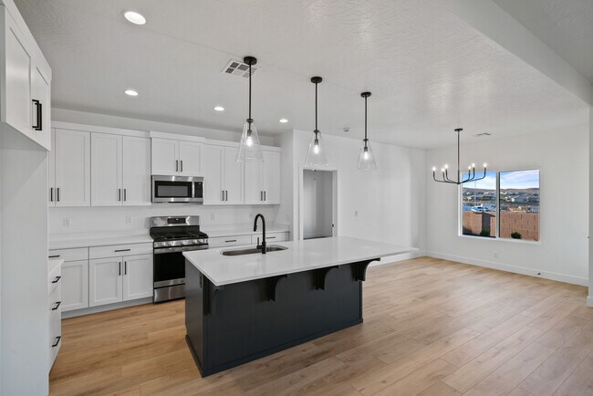 0 Desert Canyons Pkwy unit 37472989, St. George, UT 84790 - photo 4