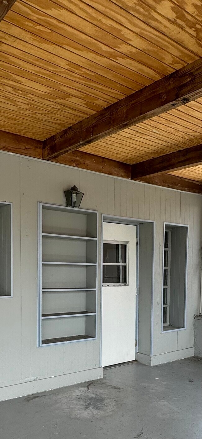 218 Tamiami Trail S unit 1 Studio, Venice, FL 34285 - photo 6