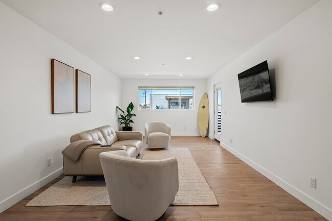 2Fifty Luxury Apartments, Lomita, CA 90717 - photo 3