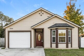 2025 Hunters Trace Cir, Middleburg, FL 32068