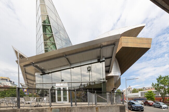 The Taubman Museum of Art in Downtown Roanoke was designed by Randall Stout.