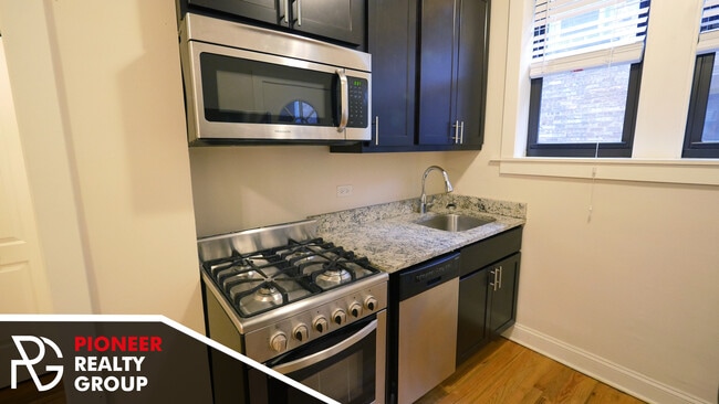 4032 N Ashland Ave unit 4034.5-2W, Chicago, IL 60613 - photo 5