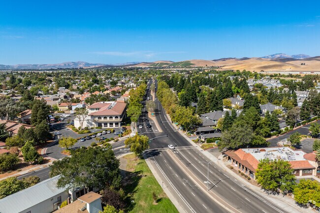 Portola Ave: a key route in Livermore with access to parks, shops, and neighborhoods.