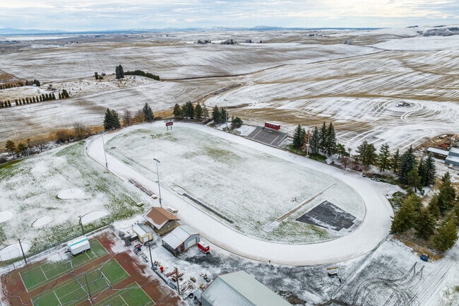 Reardan High is a very rural school with lots of surrounding land.
