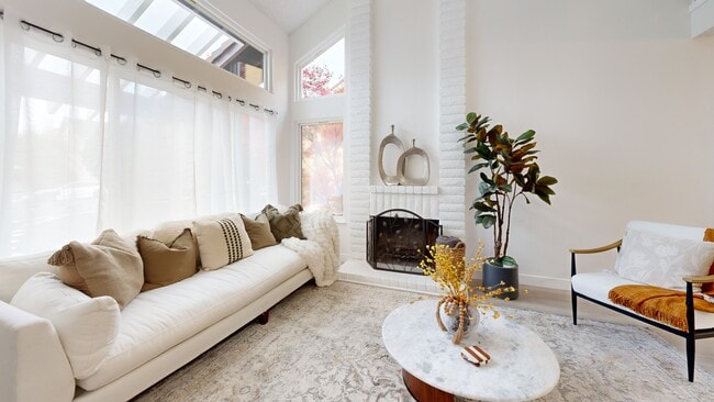 362 Willowcreek Ln, Martinez, CA 94553 - photo 3