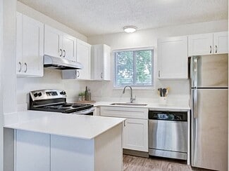 10765 SW Butner Rd, Portland, OR 97225