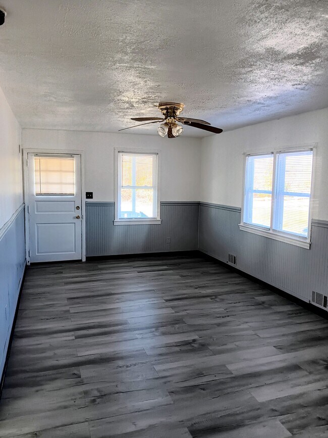 2201 Floral Park Rd, Clinton, MD 20735 - photo 2