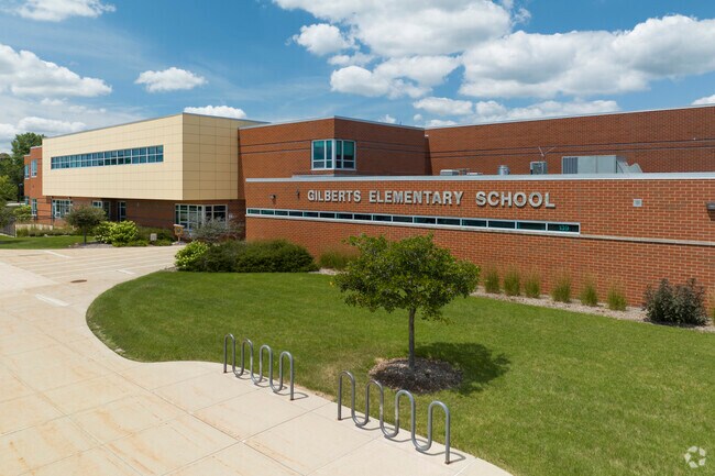 Students in Gilberts, IL, attend Gilbert's Elementary School, which boasts an A- Niche score.