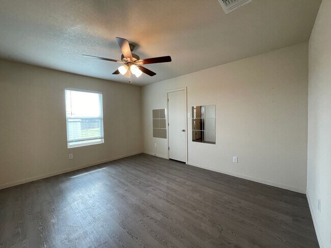 5804 Rustler Dr unit B, Killeen, TX 76543 - photo 6