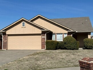 2005 SE 7th Ct, Moore, OK 73160