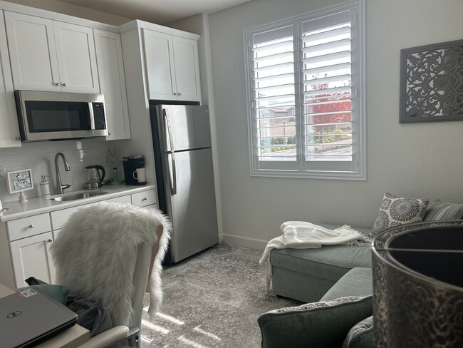 6901 Tailwind Ln unit Mav's, Stockton, CA 95219 - photo 3