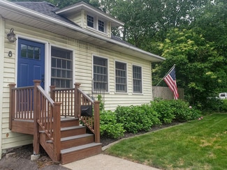 8 1st St, Bristol, CT 06010