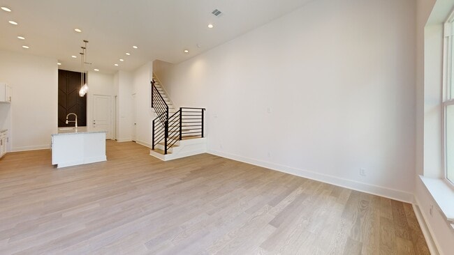 4710 Gunter St, Houston, TX 77020 - photo 2