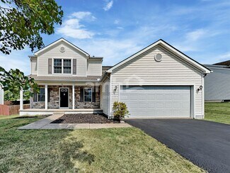 2271 Landcrest Dr, Lancaster, OH 43130