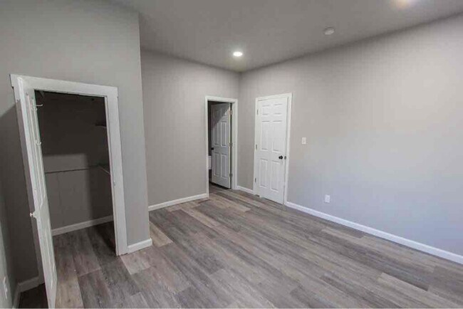 211 S 2nd St, Salina, KS 67401 - photo 6