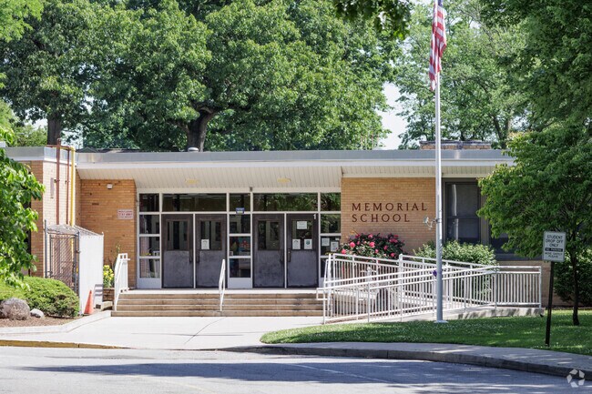 Memorial Elementary School in Paramus, NJ is a highly rated public school.