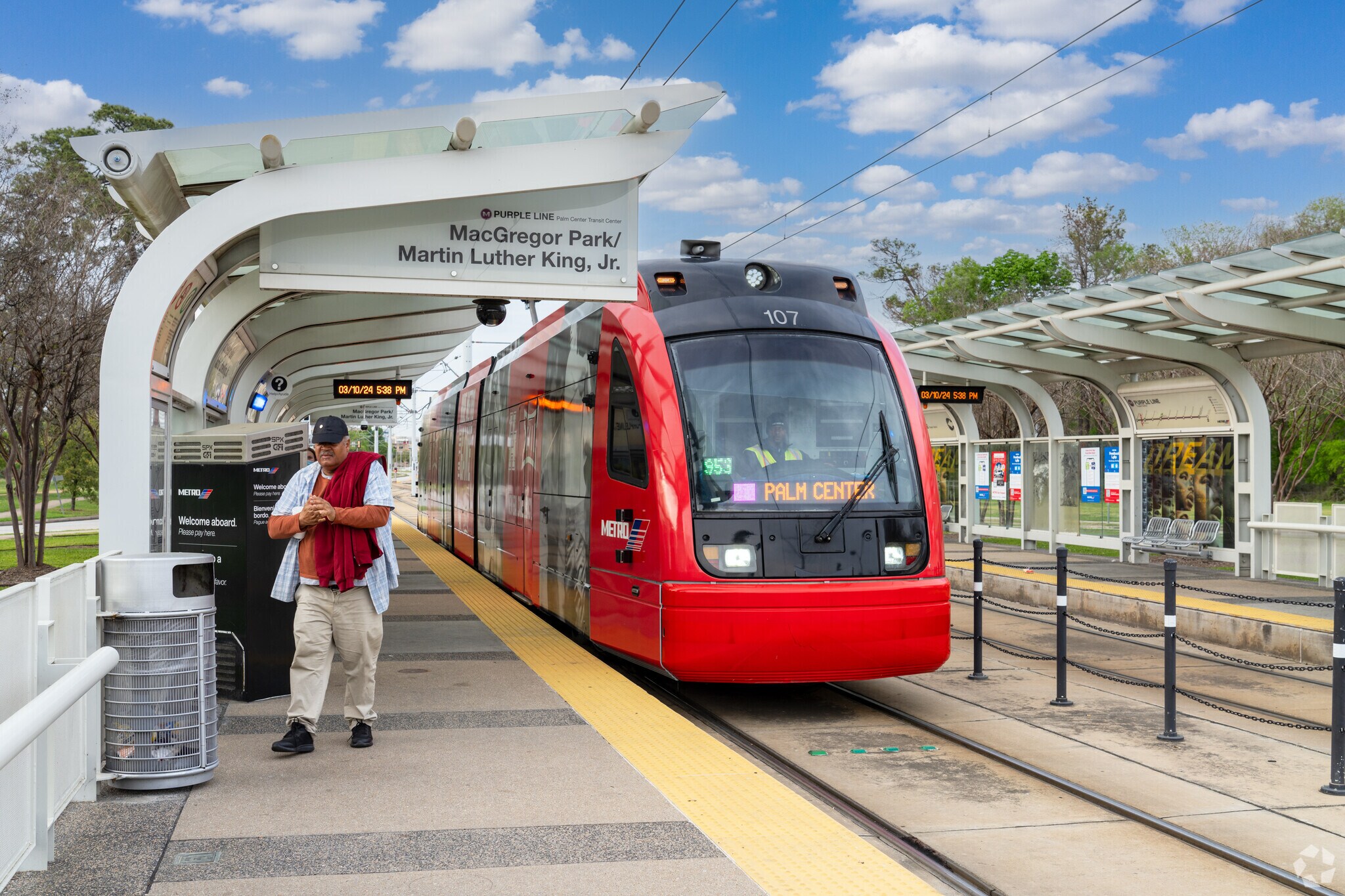 McGregor residents commute via Metro Rail.