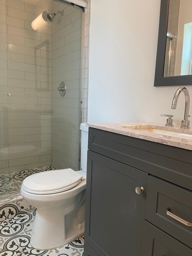 11514 Emelita St, Los Angeles, CA 91601 - photo 7