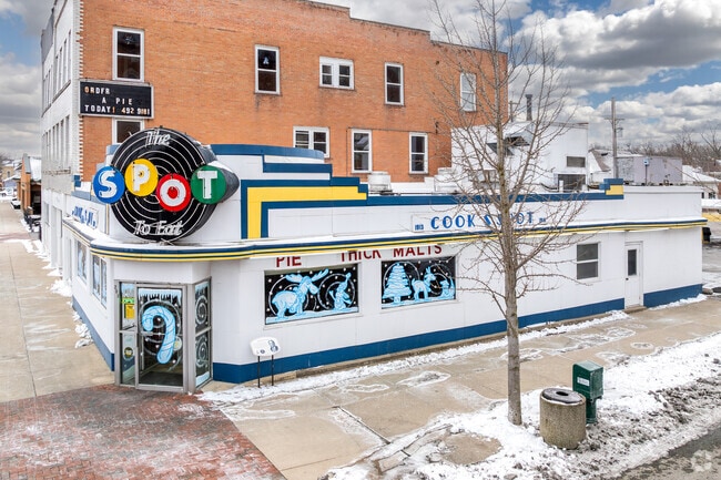 Sidney is home to long-standing favorites like The Spot, famous for its classic burgers and homemade pies.