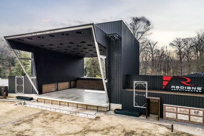 Memphis Botanic Garden’s host many events at their Outdoor Stage.