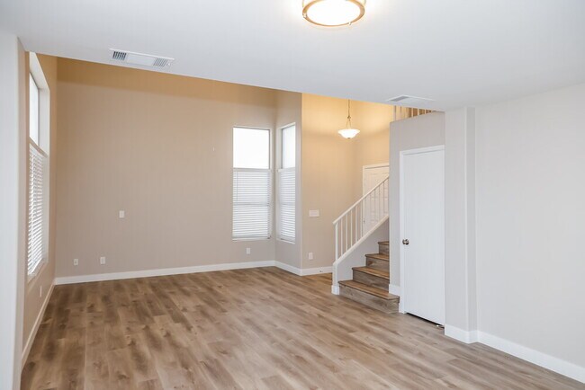 2446 Cliffwood Dr, Henderson, NV 89074 - photo 7