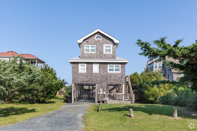 Salvo has charming beach cottages with spacious yard space.