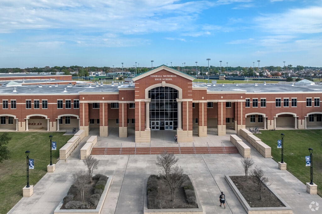 Tomball Memorial High School, Rankings & Reviews - Homes.com