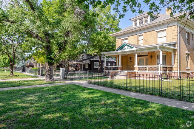 Homes in Midtown come in a wide variety of styles.