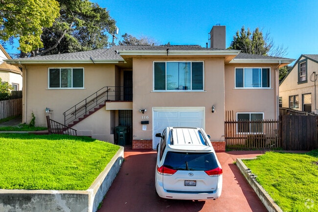 Split-level homes in Vallejo Farms tend to have garages on the lower level.