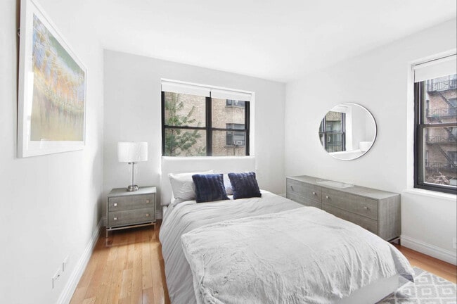 10 Downing St unit ID1356852P, New York, NY 10014 - photo 2