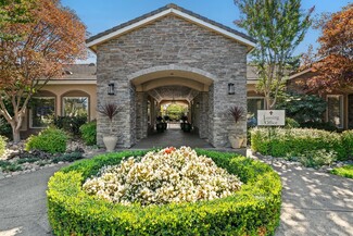 160 Golf Course Dr, Rohnert Park, CA 94928