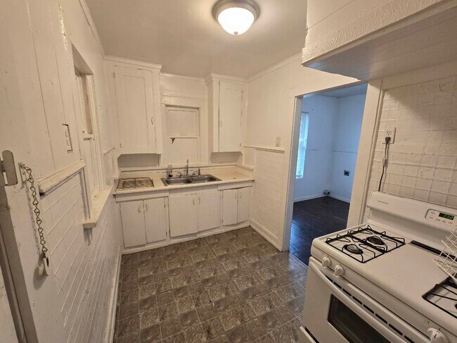 100 S Fairmont St unit 1- A- front, Amarillo, TX 79106 - photo 4