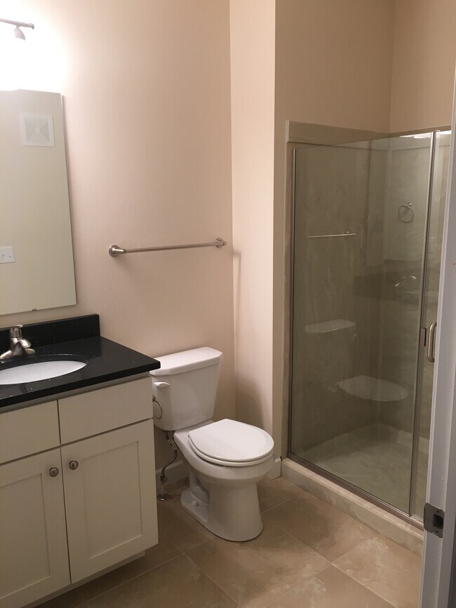 2500 Muscatine Ave unit F, Iowa City, IA 52240 - photo 4