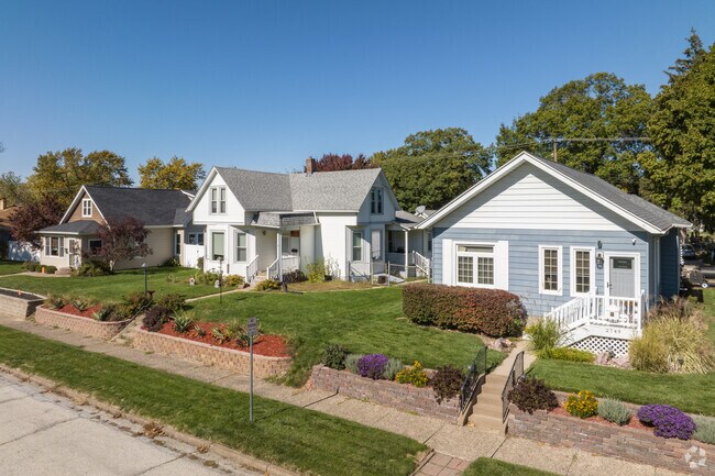 Homes neatly line the streets of Overlook.