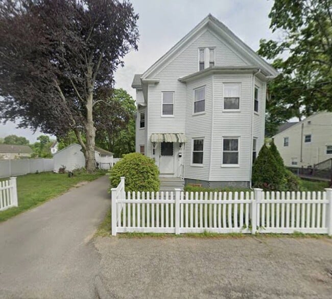 517 Summer St unit 517 Summer St Apt 1, Brockton, MA 02302 - photo 2