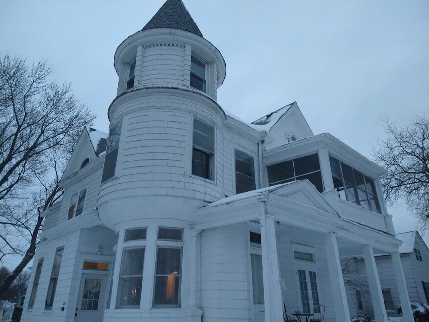 2202 Mulberry St unit 2204 Mulberry St, Saint Joseph, MO 64501 - photo 1