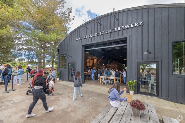 Long Island Farm Brewery at Waterdrinker Farm in Manorville has food trucks and live music.