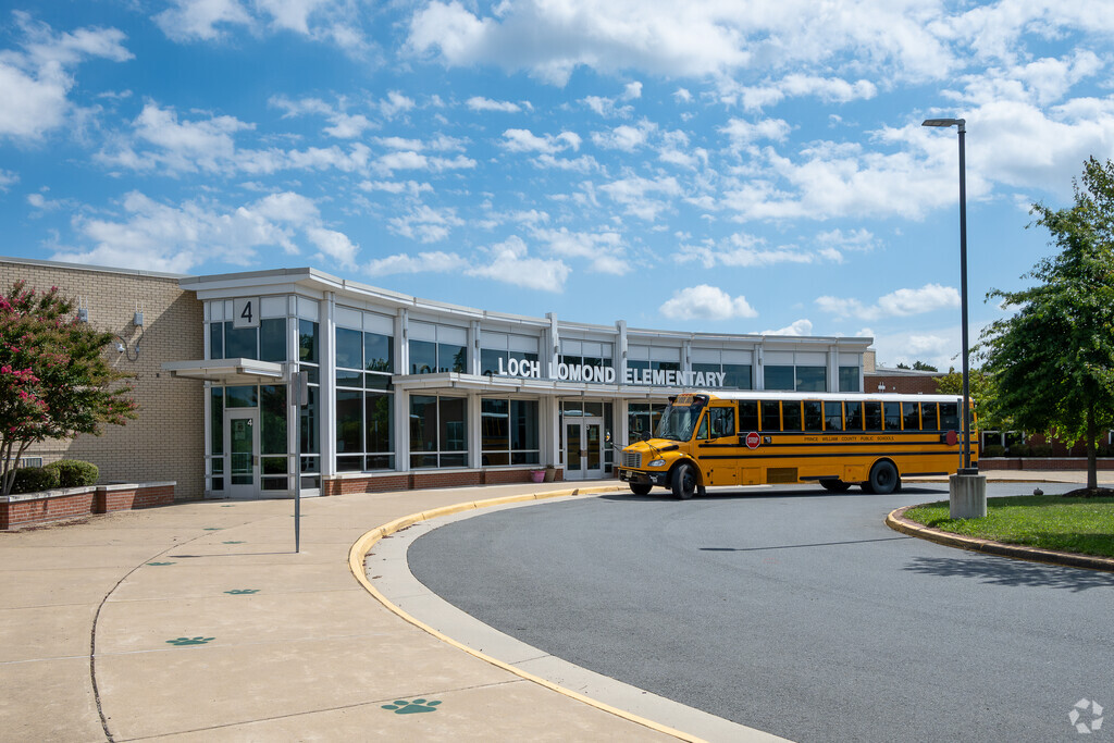 Welcome to Loch Lomond Elementary School in the Loch Lomond neighborhood.