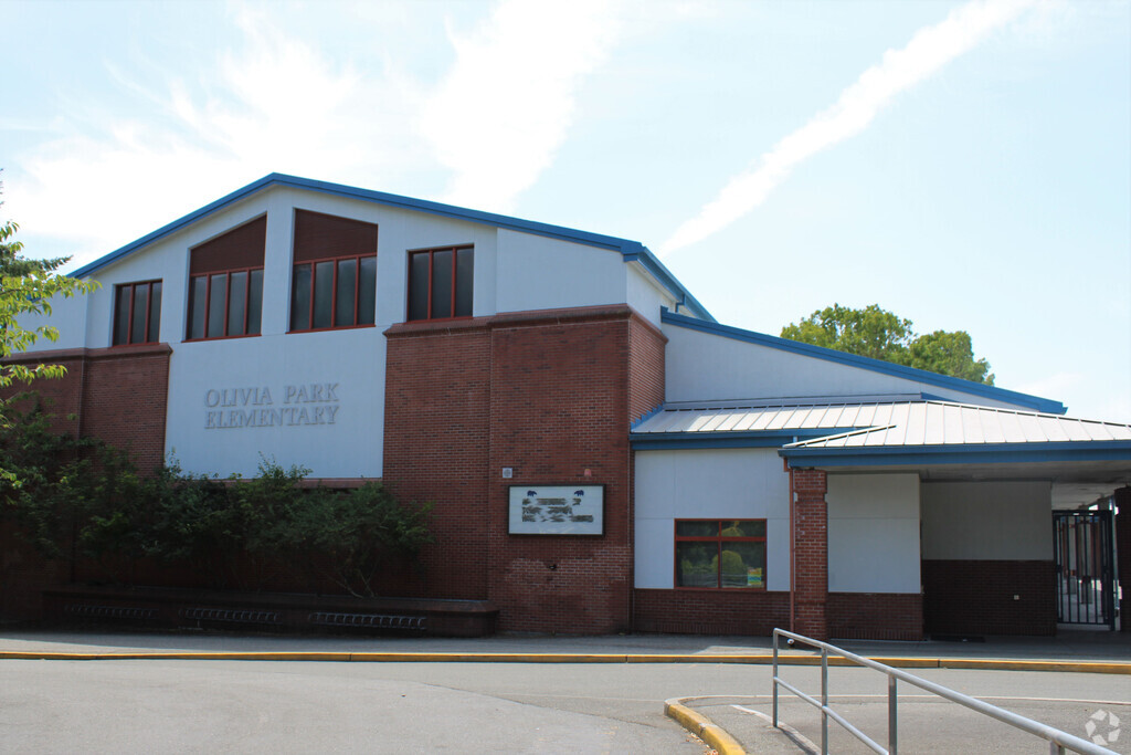 Olivia Park Elementary School is in the Everett Mall South neighborhood district.