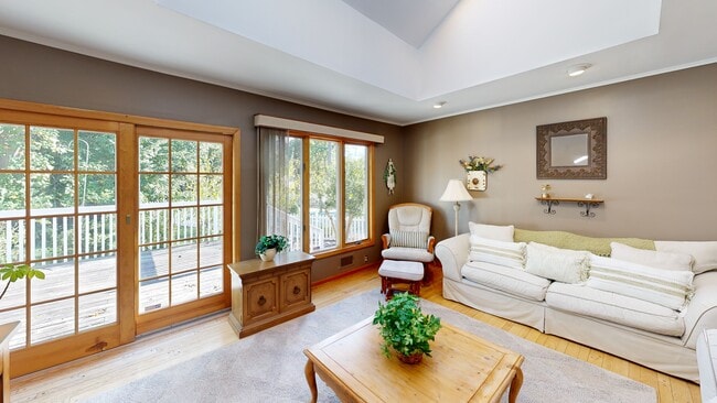 19 Emma Place, Eatontown, NJ 07724 - photo 3