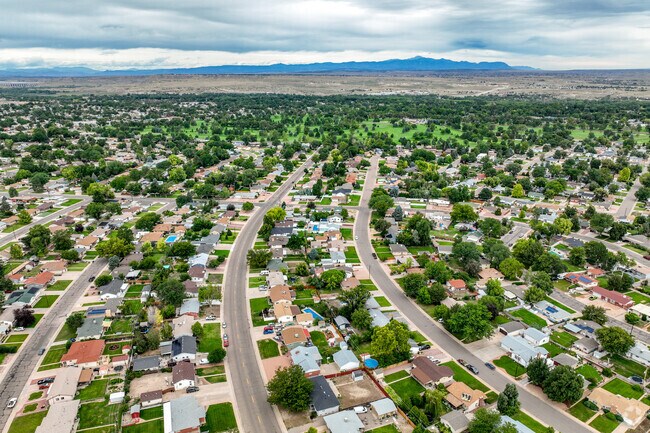 Sunset in Pueblo is a 1950s-style suburbia, with walkable streets leading to schools and parks.